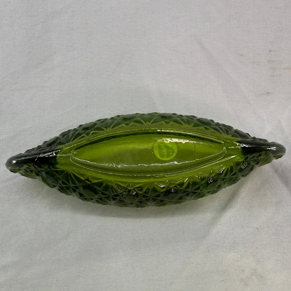 LE Smith Glass Avocado Green Daisy and Button Canoe Boat Bowl Vintage 8 Inch